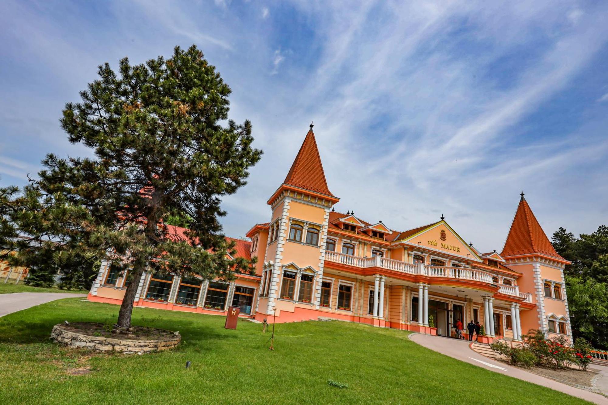 Hotel Villa Majur Суботиця Екстер'єр фото